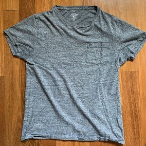 J Crew men’s t-shirt (medium)